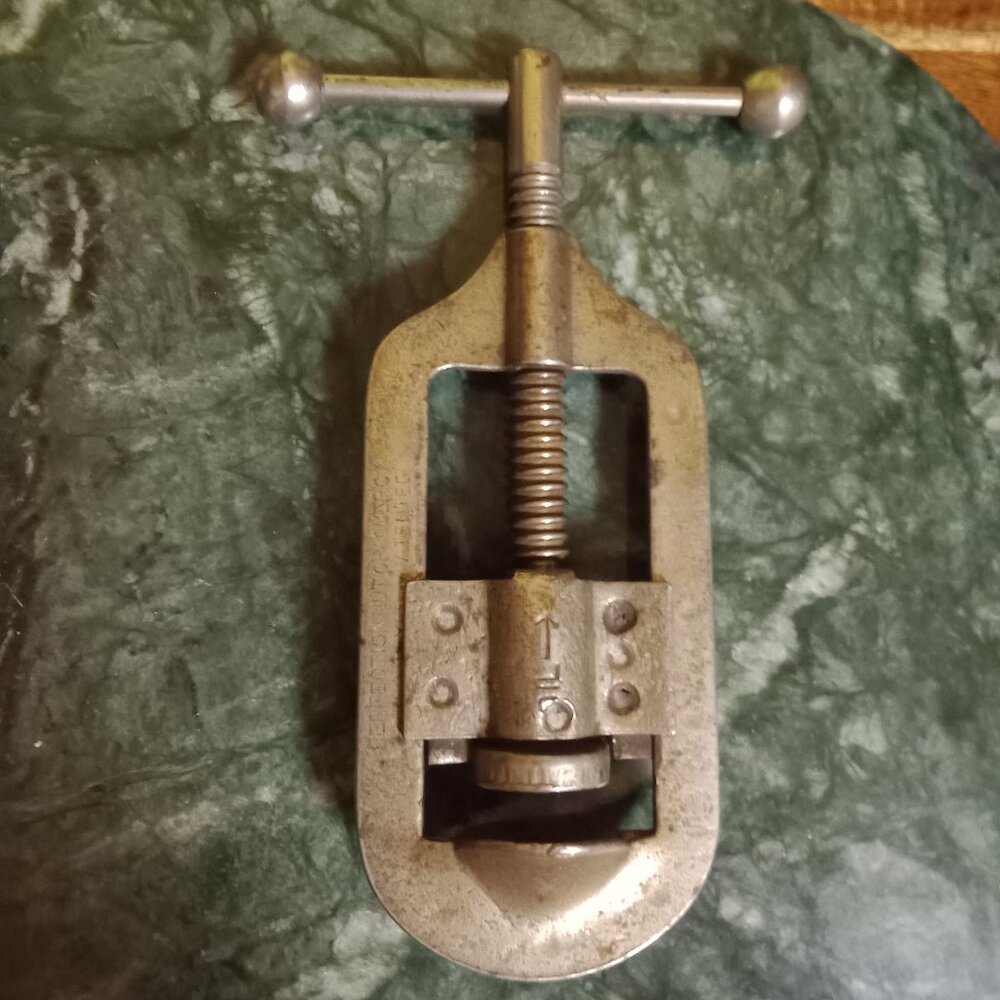 Handheld Nutcracker